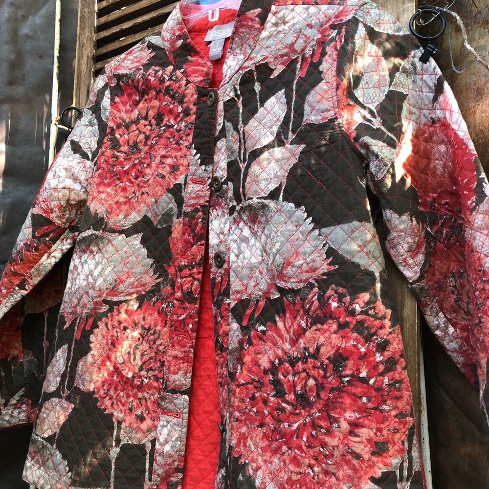 ♥️♥️😍Quilted style Chico reds browns jacket Sz 1